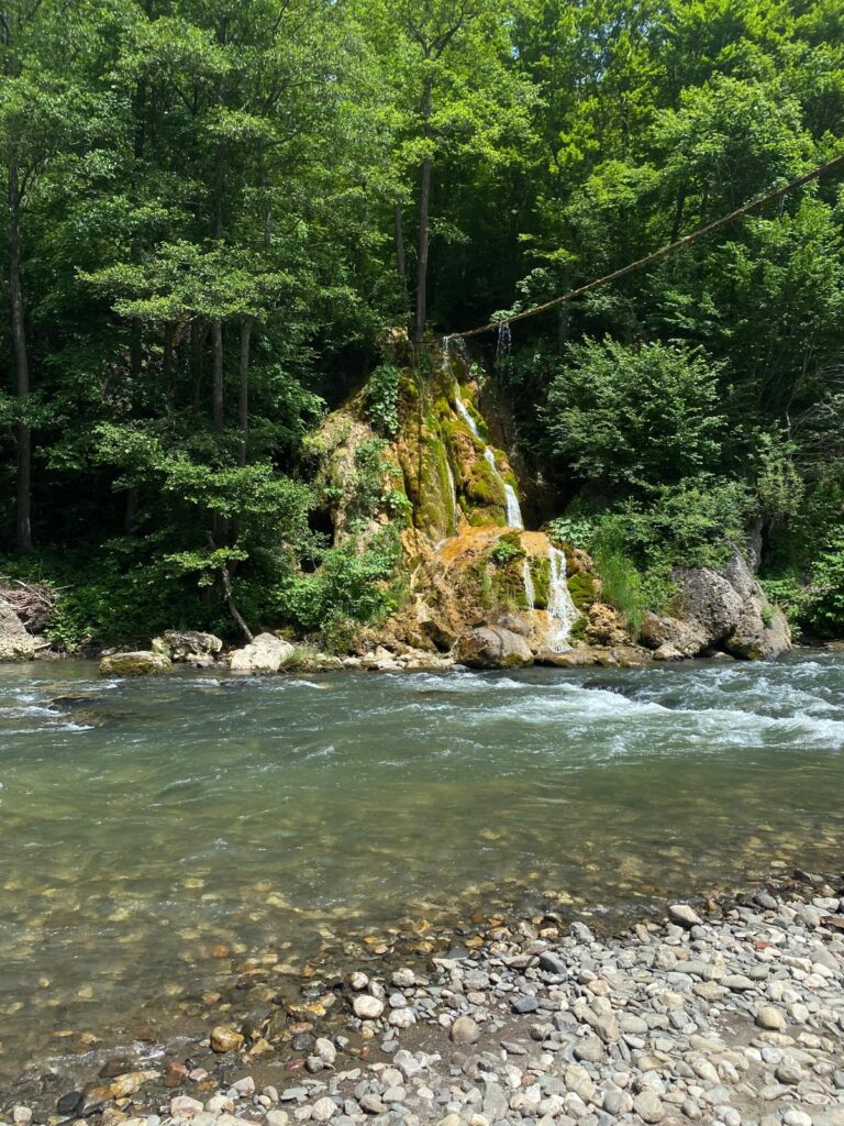 Cascada Șipote - Cum să Ajungi Rapid la Frumusețea din Apuseni